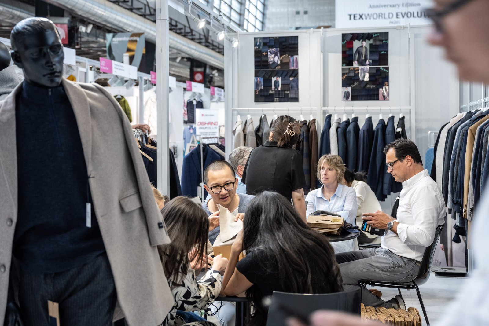Texworld Apparel Sourcing Paris: international textile sourcing returns to the Paris-Le Bourget exhibition center. top apparel sourcing trade show. top textile sourcing show.
